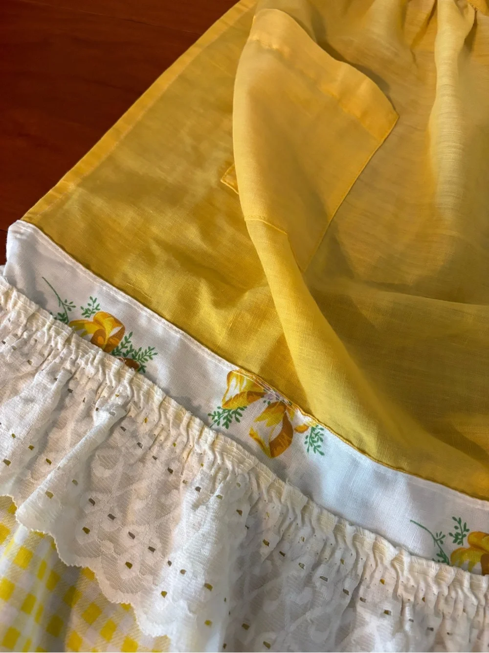 Vintage Yellow Gingham Half Apron Floral Eyelet Lace Ruffle